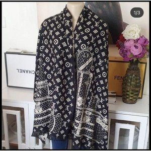 Louis Vuitton Shawl